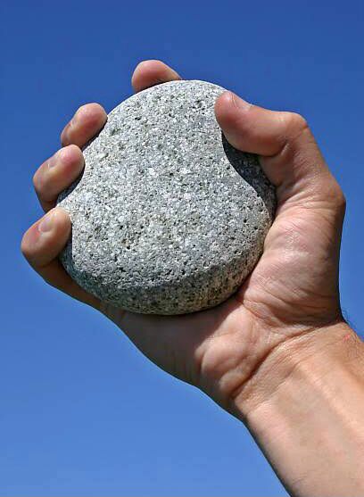 Gari la Mgombea Urais Lapigwa Jiwe Mafinga