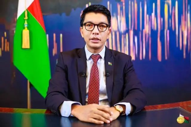 Rais Avunja Baraza La Mawaziri, Madagascar