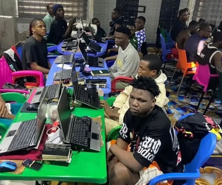 32  Wakamatwa kwa Tuhuma za Uhalifu Mtandaoni