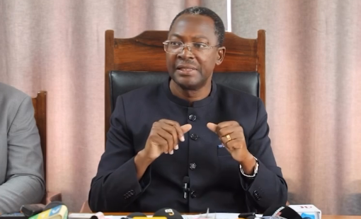 Simbachawene Akemea Rushwa, Kubambikiziwa Kesi