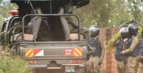 Ulinzi Mkali Nyumbani kwa Bobi Wine