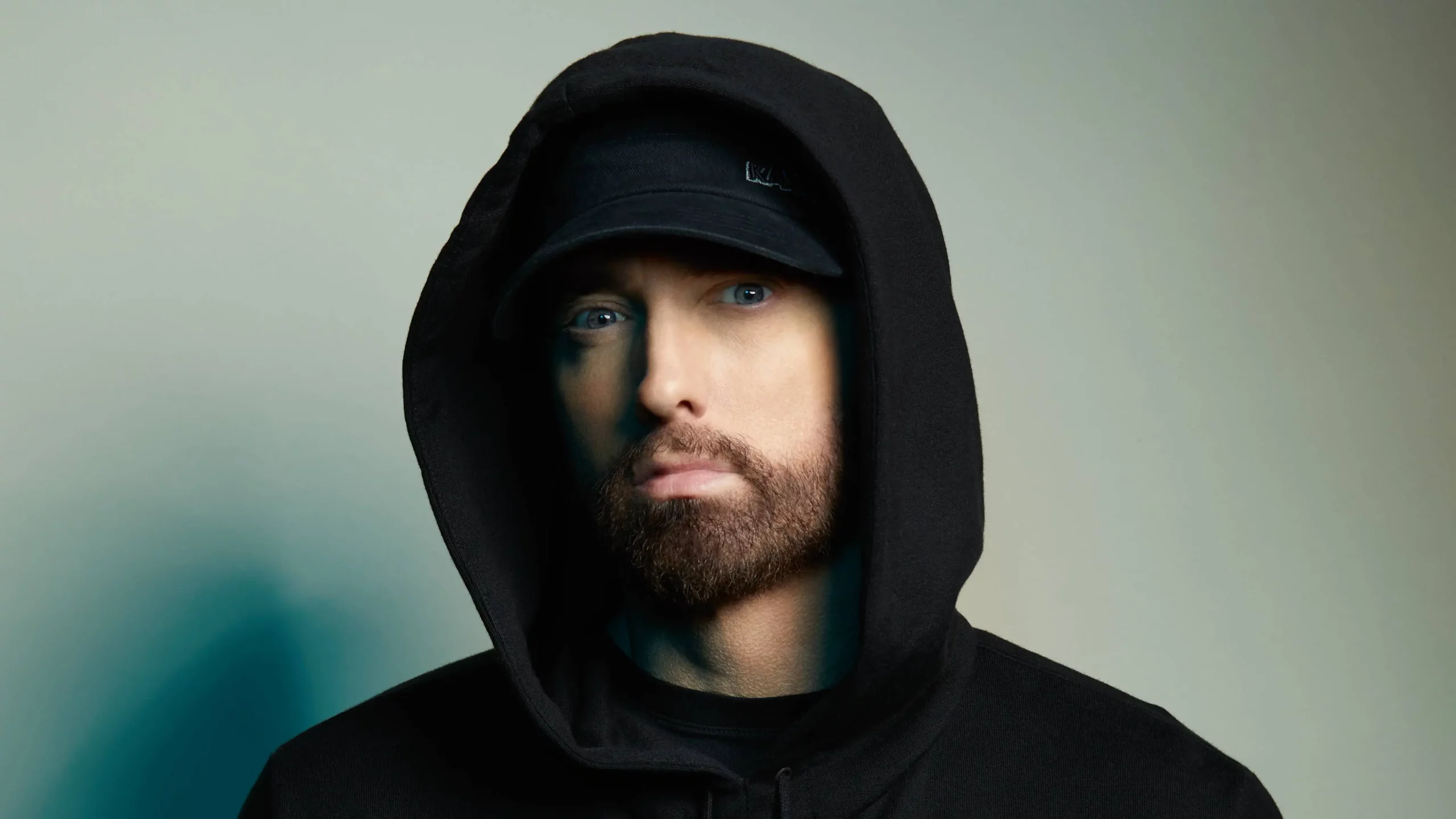 Eminem Msanii Mwenye Pesa Asiyejionesha Mtandaoni