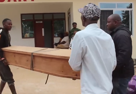 Mwanamke Auawa na Mumewe Handeni