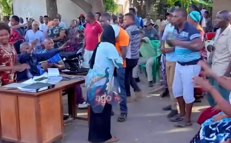 Wananchi Wapinga Ujenzi Geti la TAWA