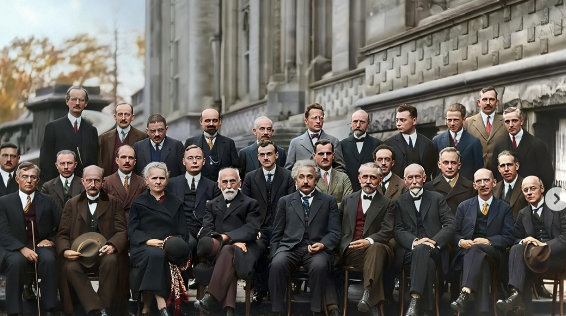 Watu Wenye Akili Zaidi Duniani Kwenye Picha ya Pamoja