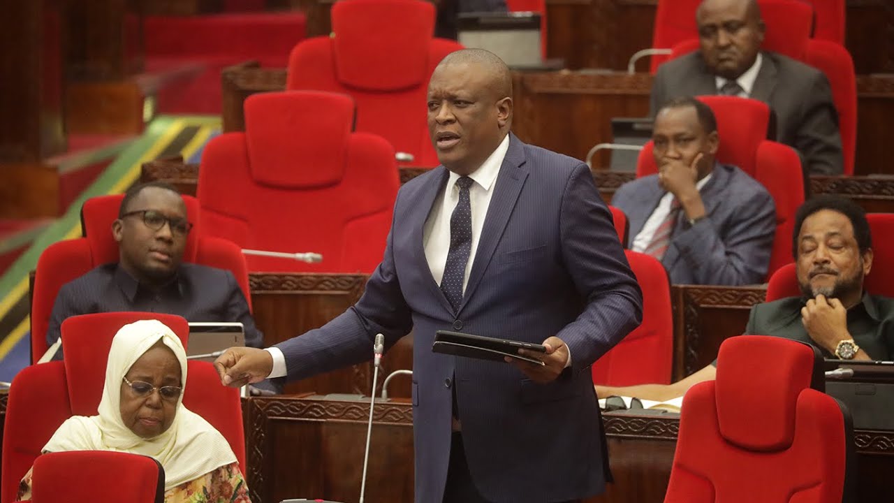 Kumung’unya Maneno Kutaiondoa CCM Madarakani Adai Nape  