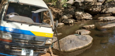 Wanafunzi 16 Wanusurika Ajalini Gari Likitumbukia Korongoni