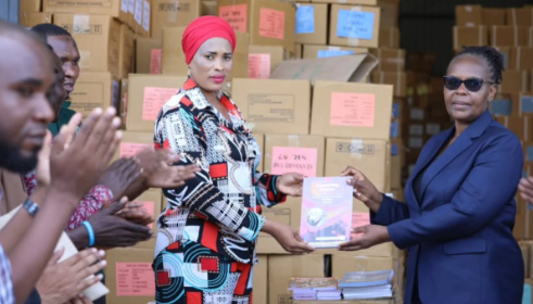 Vitabu 18, Vyasambazwa Mashuleni Nchini