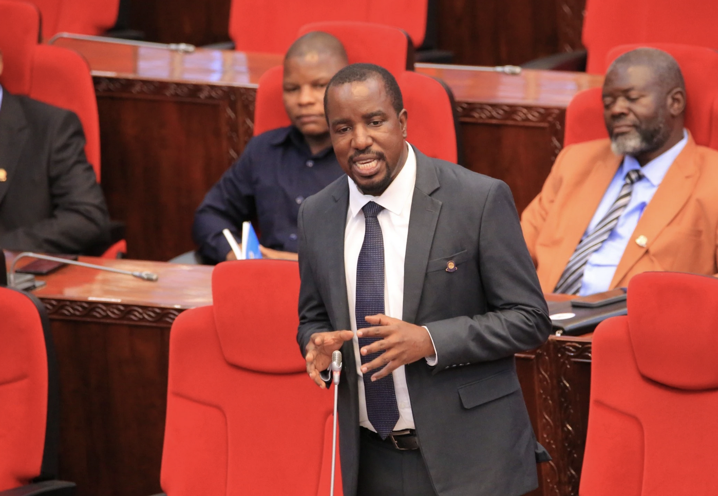 Jeshi la Tanzania Lijitenge na Siasa, Asema Ado